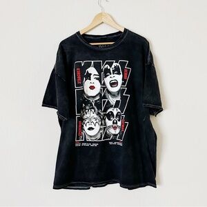 NEW KISS Faces Graphic Tee